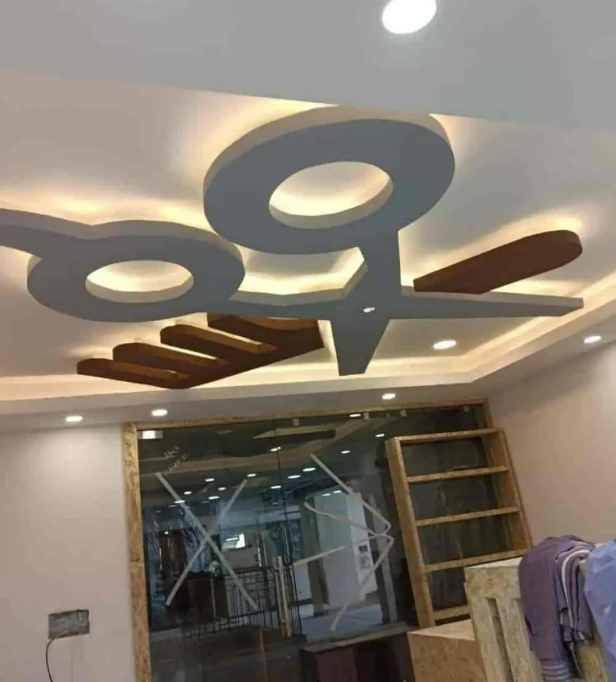 دکوراسیون آرایشگاه مردانه کوچک