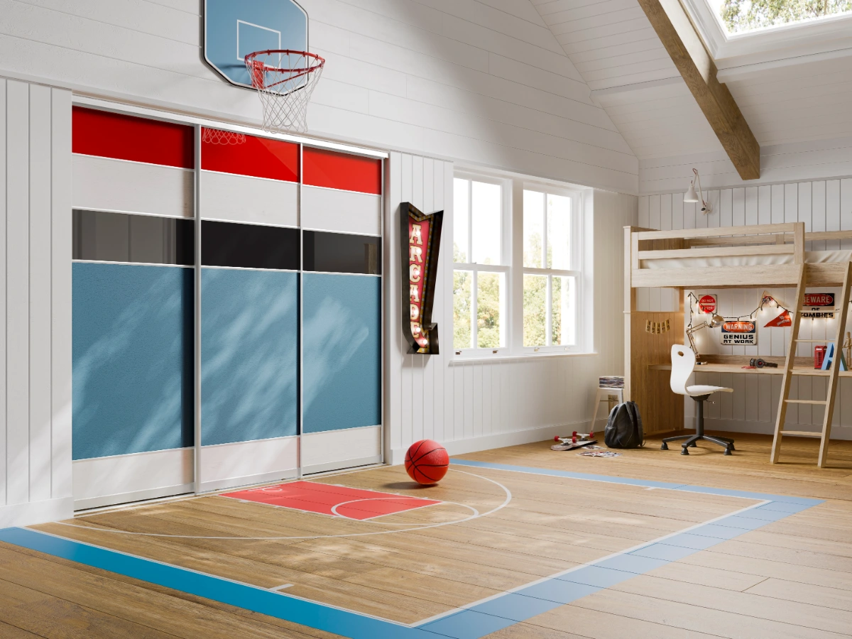 دکوراسیون اتاق خواب پسرانه با طرح زمین بسکتبال با کمد دیواری ورزشی و یک تور بالای آن